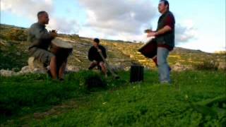 Jamming on Xlendi Cliffs