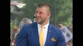 Tim Tebow funny hair segment. Try not to laugh  😂😂😂