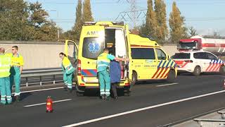 TVEllef: Drie wagens botsen op A73 bij Maasbracht