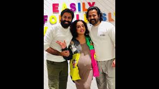 Govind Padmasoorya With Pearle Maaney Family