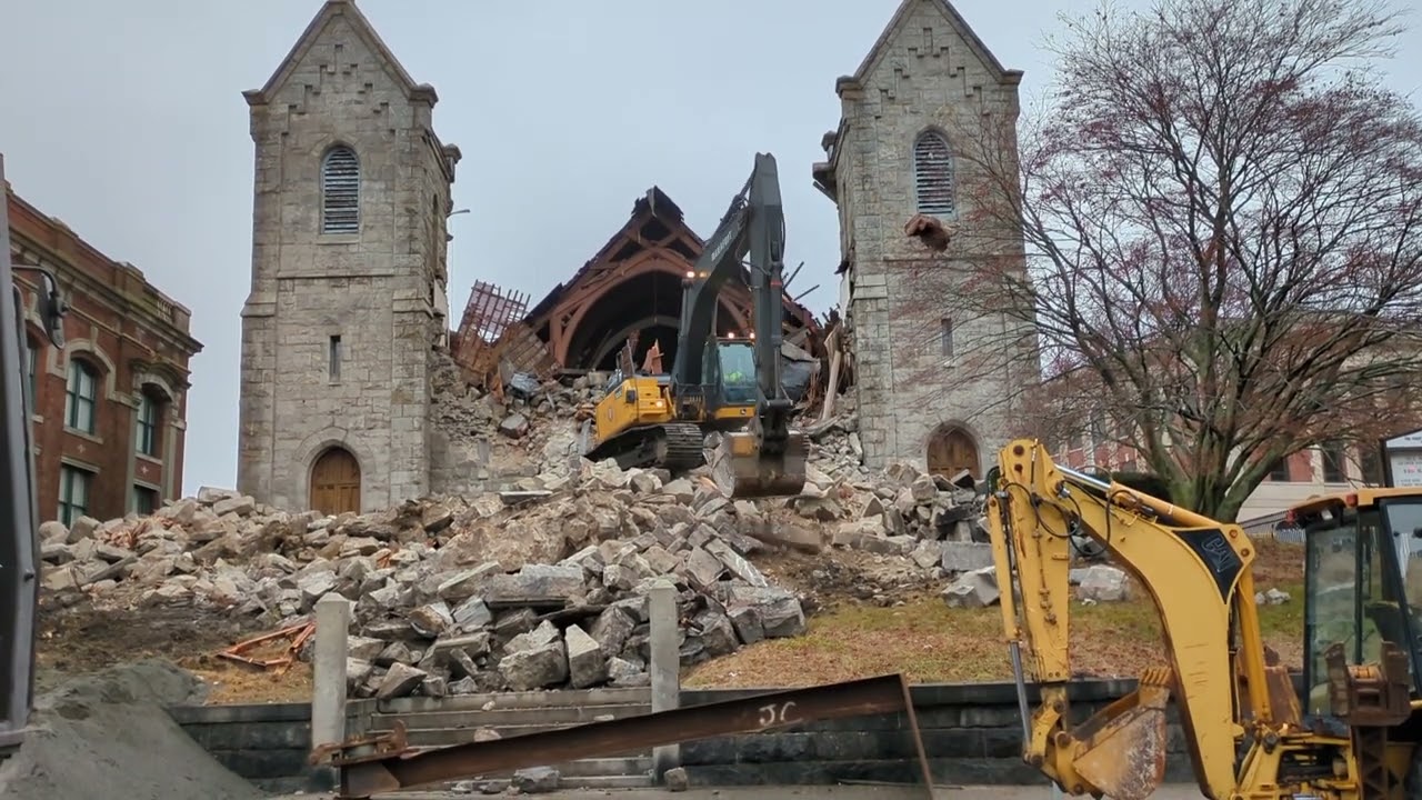 Crews Clear Rubble From Scene Of New London Church Steeple Collapse ...