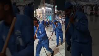 so ❤️ Beautiful 🕋 Makkah Floor cleaning #makkah 😍 #kabaa #floor #shorts