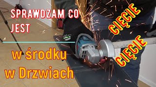 Jak wyglądają i co się znajduje w drzwiach technicznych zaglądamy do środka