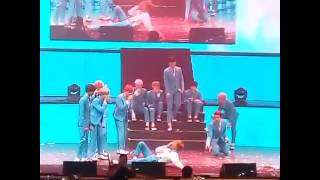 160820 Vernon attempting to do a sexy dance