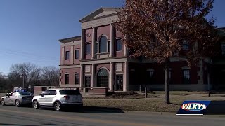 Police: Man sprays chemical mix inside Breckinridge County court, hurting several people