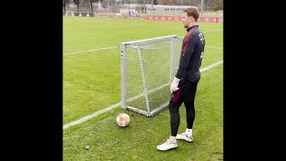 Manuel Neuer knows how to win a bet 😂💪 | #shorts