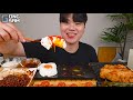 asmr mukbang Жареный цыпленок стейк лапша с черной фасолью кимчи Корейская еда