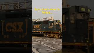 CSXT Y392 returning to Yeoman with a light engine! #csx #railfan #freighttrain #trains #shorts