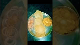 ଆଜି ର breakfast re ପୁରୀ, ଆଳୁ କଷା 😜🤤#youtubeshorts #shortsvideo #trending #viral #food