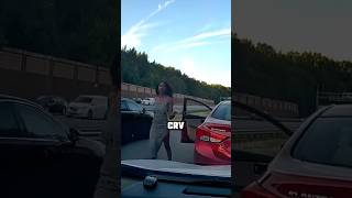 😲😡 Crazy Karen driver causes chaos on the road