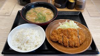 かつやの朝食メニュー「朝ロースカツ定食」を「豚汁大に変更」すると、100円割引券が使用できます【裏技】