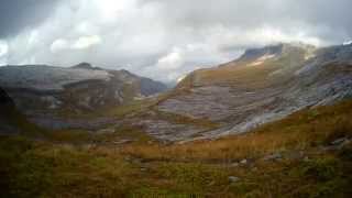 Vue sur le Vallon de Sales depuis la brèche du Dérochoir 2200m