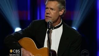 Headlines: Singer Randy Travis in critical condition