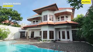 Disewakan Rumah Mewah View Golf, Graha Famili, Surabaya