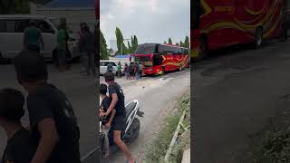 Bus MEDAN JAYA vs Pak Ogah di jalan Simp. Gerbang Tol Tanjung Morawa #medanjayasimalem #medanjaya