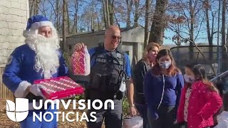 Santa Claus lidera un operativo especial de la policía en Georgia para entregar regalos a los niños