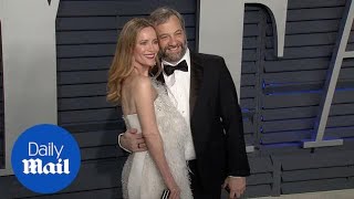 Judd Apatow and Leslie Mann get close at Vanity Fair Oscar bash
