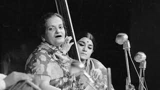 Rare - Begum Akhtar - Aye Mohabbat Tere Anjaam Pe Rona Aaya ( Shakeel Badayuni ) Live Performance