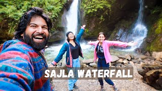 DONO PAGAL HO GAYI SAJLA WATERFALL PE !!