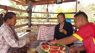 กินข้าวที่ยังเมนูปิ้งหมูแซ่บๆอยู่เถียงนา