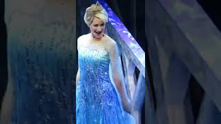 Let It Go Elsa Dress Transformation 😱 Disneyland Frozen Live at the Hyperion