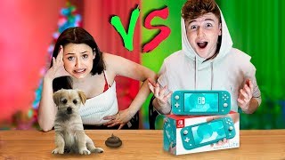 CHEAP VS EXPENSIVE CHRISTMAS PRESENTS CHALLENGE! 🎁