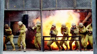 日軍暗夜行軍突襲八路軍基地！數十架重機槍瘋狂掃射，突然，日軍背後發生劇烈爆炸