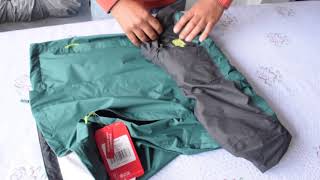 The North Face M Venture Jacket  - How to stow the jacket? - Cómo guardar la casaca en el bolsillo