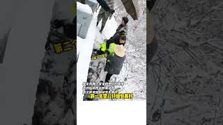 中國湖北暴雪，民眾困留高速