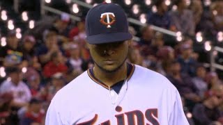 DET@MIN: Santana gets Cabrera to fan side in 1st