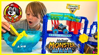 Monster Truck Toys UNBOXING 📦 Monster Jam MEGALODON MONSTER Car WASH (Dirty to Clean Color Changers)