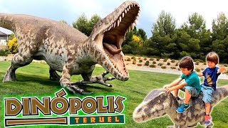 DINOSAURIOS GIGANTES EN DINOPOLIS!! Otra aventura de Dani y Evan