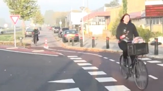 28 oktober 2016: Gevaarlijke fietspaaltjes in Wormerveer