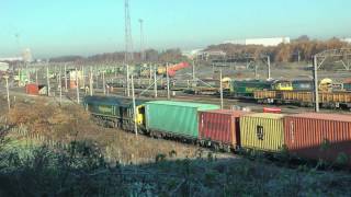 66594,nb Felixstowe Ditton liner on throu road Bas Hall,29,11,16