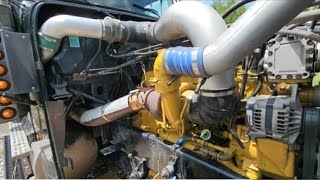 PERSISTENT OIL LEAK MYSTERY SOLVED! #oilleakrepair #oilleak #freightliner #owneroperator #otrlife