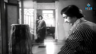 Apoorva Raagangal Romantic Scene 3 || HD || Rajnikanth Kamal Hassan Srividya Jayasudha