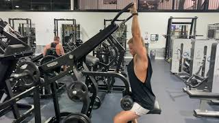 Lat pulldown machine (plate loaded)