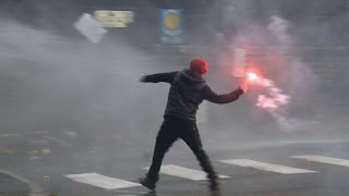 Quimper: les CRS dispersent la manifestation