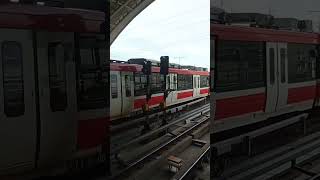 Kereta LRT Masuk Stasiun Jatimulya #lrt #stasiun #kereta