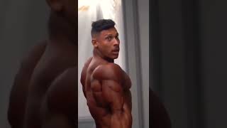 Chris Bumstead [Cbum ] VS Roman Dino Mr Olympia 💪💪💪||Cbum vs Roman posing bodybuilding||#shortvideo