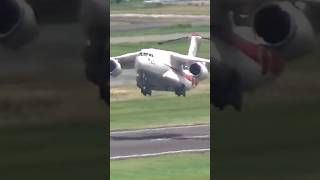 航空自衛隊岐阜基地から離陸するC-2輸送機を上から撮った！大きく圧巻の離陸姿です