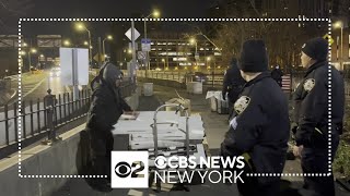 NYPD starts removing street vendors from Brooklyn Bridge