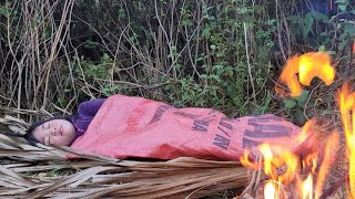 Single mother: harvests corn to sell and continues to search for her lost daughter after many days