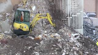 Yanmar Vio25 Mini Excavator Zero Tail at Work