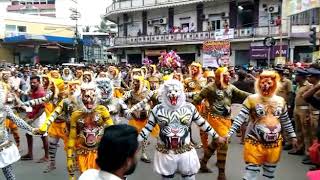 തൃശൂർ പുലികളി - thrissur pulikali