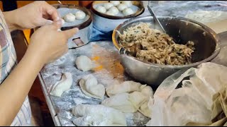 Chinese Street Food - Xiao Long Bao | Freshly steamed, worth the half hour queue! @MuShi Anita