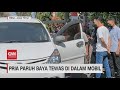 Pria Paruh Baya Tewas di Dalam Mobil