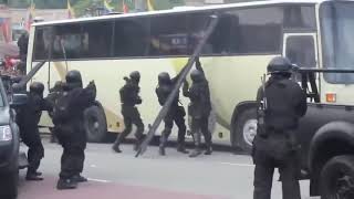 Malaysia's SWAT Team Saves Hostage Inside A Bus