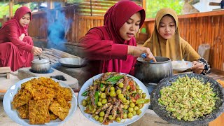 Makin Nikmat Botram Di Saung, Di Sambut Hujan Deras, Nasi Liwet Pete, Balado Takokak, Tempe Lengkuas