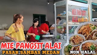 MIE PANGSIT ALAI / NON HALAL.  Porsi Biasa Kaya Porsi Jumbo. Topingnya Banyak. Mantap👍👍👍